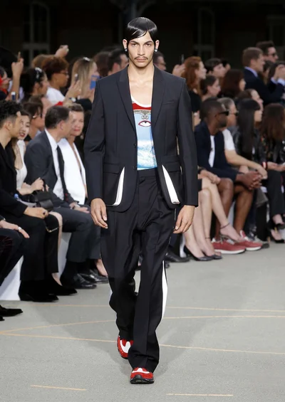 Look 12